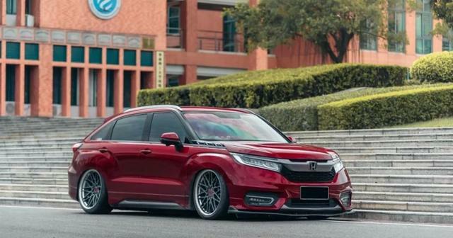 购车预算：40万内。购车类型：五座SUV。用车环境：(内蒙古 呼和浩特)大部分都是市区上下班代步，比较拥堵，很少跑高速。