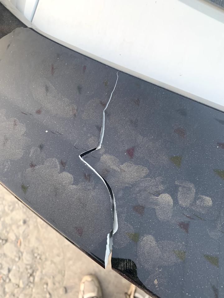名爵6 尾翼有可以走保险吗？我这边报保险后说不可以报，说是加装的，在线求答