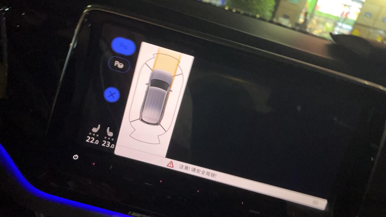 2022款满配途昂提车4天会出现前方障碍物360全景黑屏