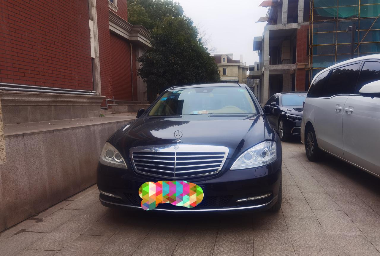 奔驰S级 10年300能值多少？一手没大事故，还能卖多少？提了新的老的开不到。。原来有点舍不得，想想算了比停那好。