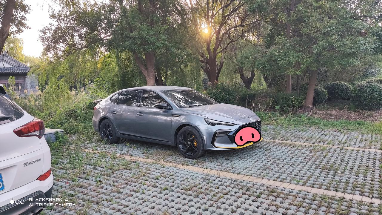 名爵6 老哥们，买的t豪，能改全液晶仪表盘还有斑马系统吗