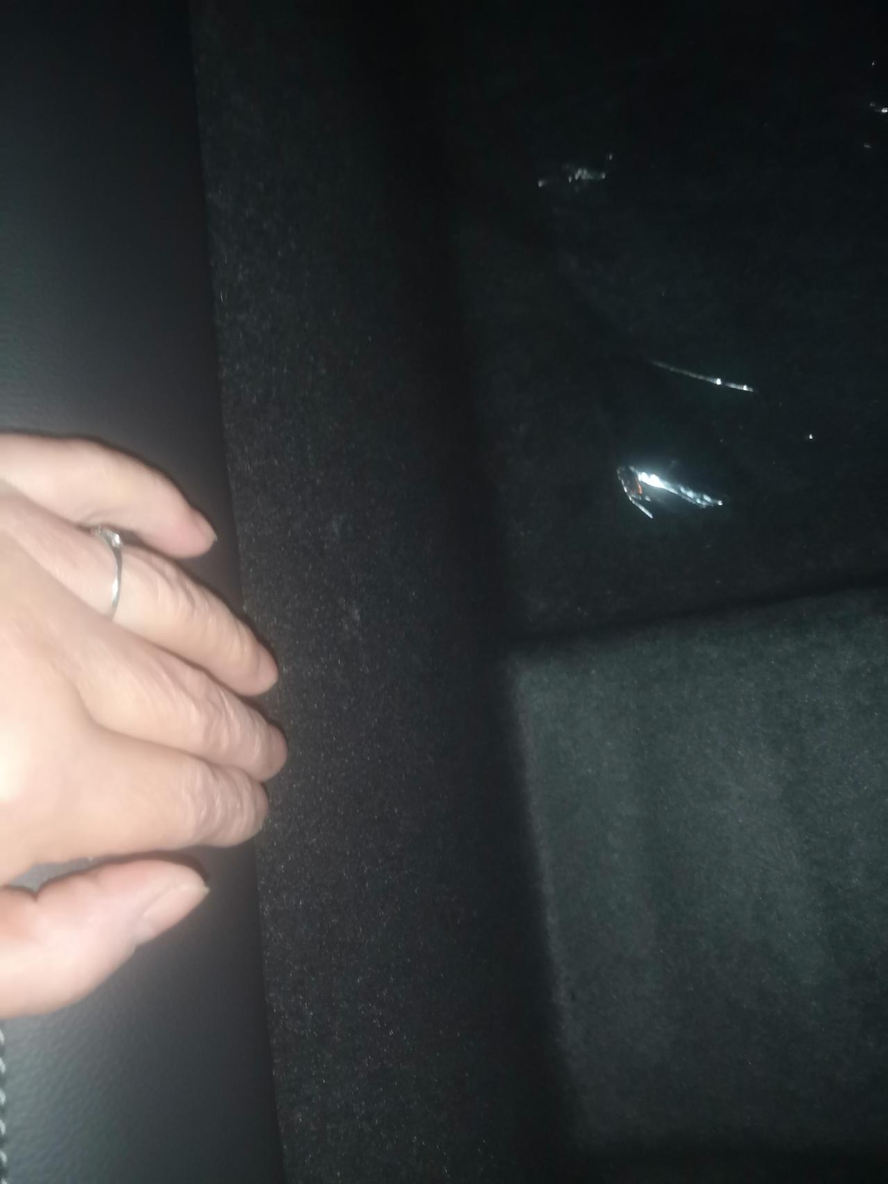 车友们，现在刚提的别克英朗精英版后排座椅高度的地方是这样的，正常吗咋这么简陋??