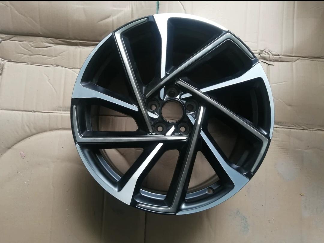 标致508L 同样19寸，换DS的还是4008GT轮毂，有没有大神改过发图瞧瞧啊?