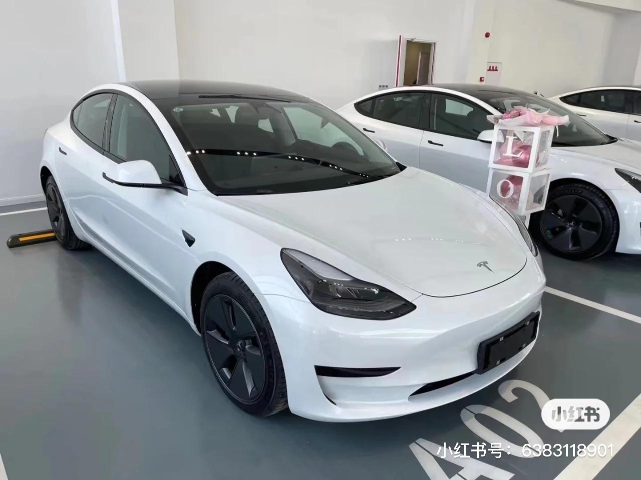 宝马i3 i3，model3，et5怎么选？主要是看i3和model3标续I3优点是做工，空间，隔音，id8，能用car