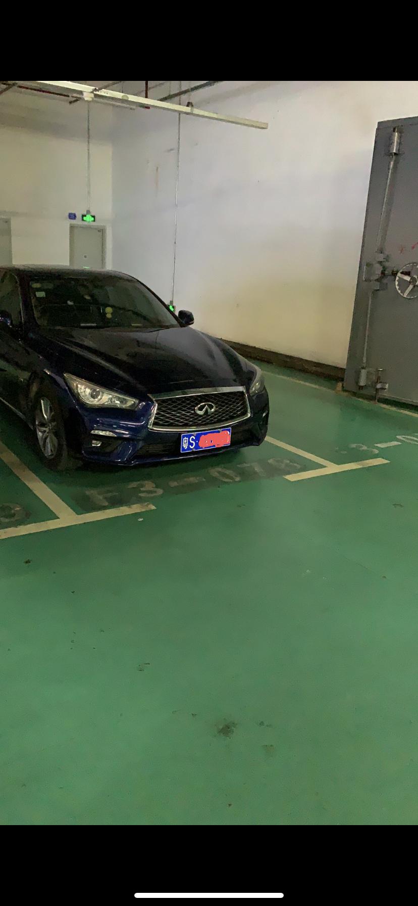 英菲尼迪Q50L 18款q50l舒适版，海浪蓝，2.1万公里还能卖多少钱？