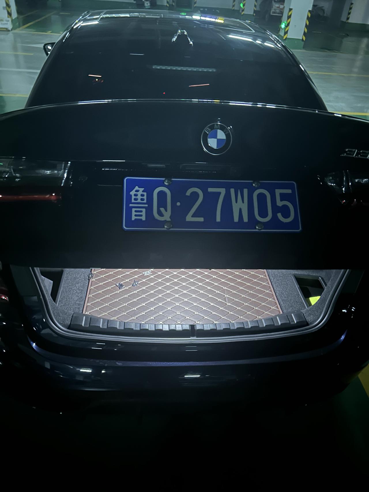 宝马3系 后备箱打开不完全，怎么解决？?
