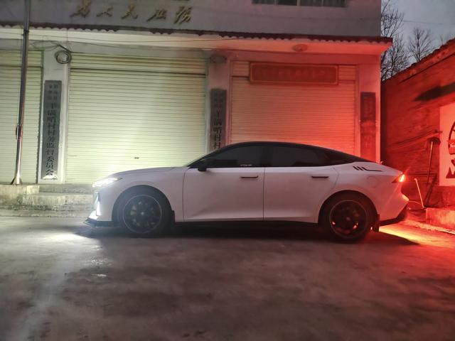 长安UNI-V 这车 总价多少  体验怎样呀