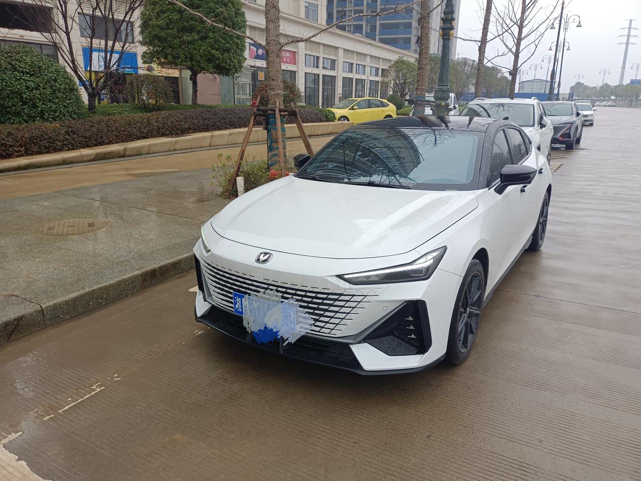 长安UNI-V 有没有贴了悬浮顶的大哥，2个星期了，洗车还有影响吗
