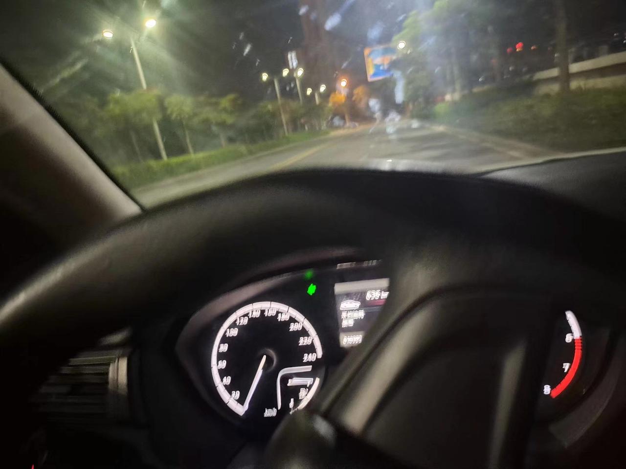 宝马3系 这是20款吗，怎么是指针仪表