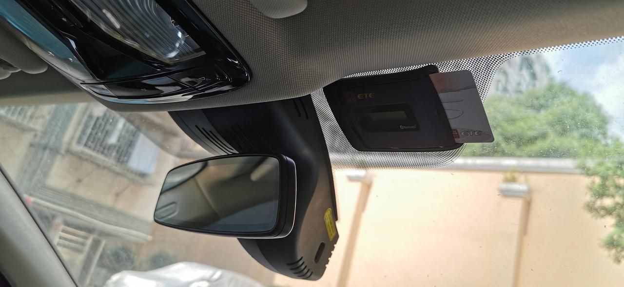 宝马3系 车友们，宝马新3系车内有个DIRECT-BMW-3****的无线信号，密码是多少？干什么用的？是车联网吗？