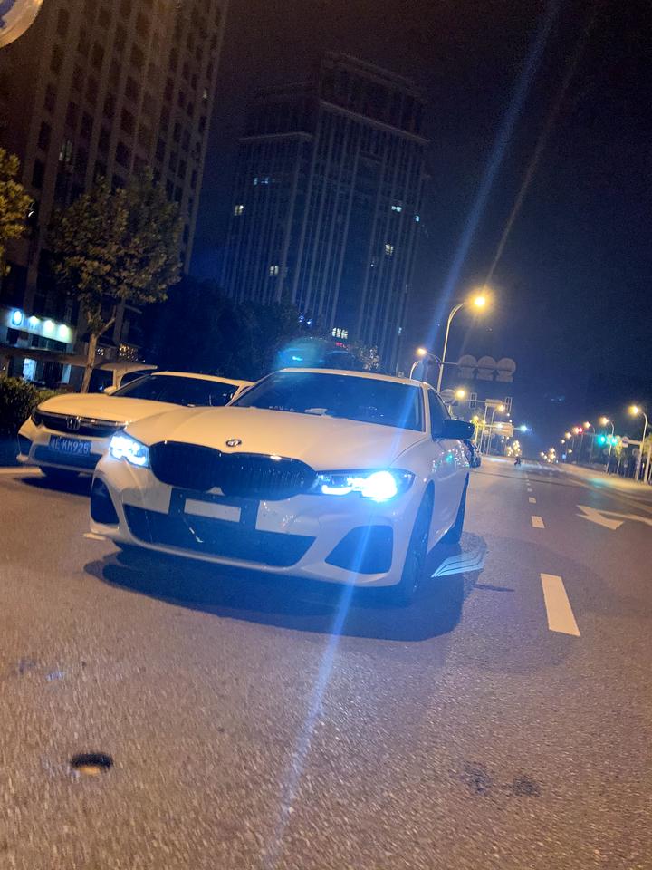 宝马3系 325俩个月了，4千公里，前俩天打火排气管爆了一声（女朋友还以为我夜里改了排气），现在启动之后排气声音不一样。