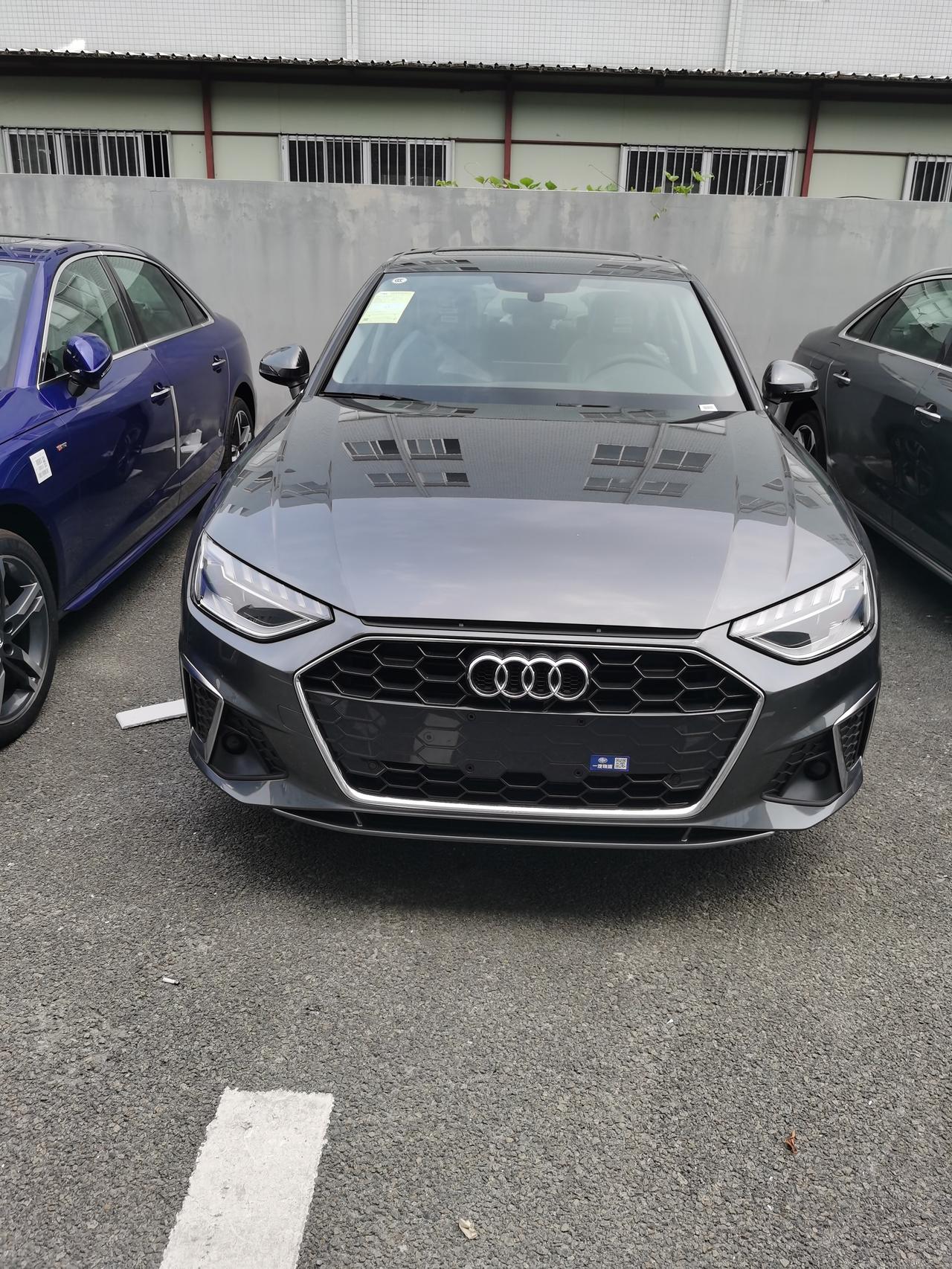 奥迪A4L 7月29号车到店，马上下去验车。然后到今天3号了过去了6天了，还不能提车。从到车的喜悦到现在一点兴致都没！