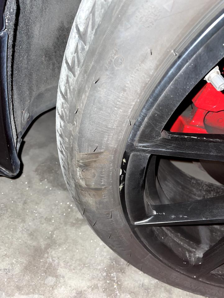 宝马3系 轮毂小刮擦 修复简单吗
