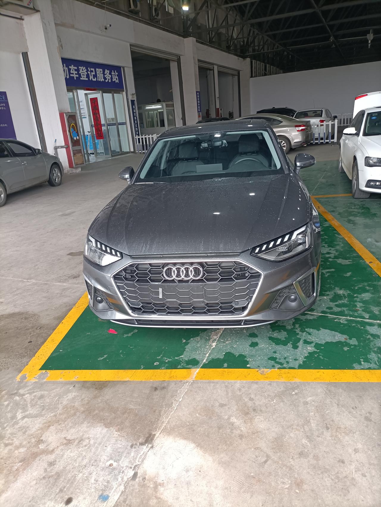 奥迪A4L A4车子怠速原地不动，车子偶尔晃动，什么原因？