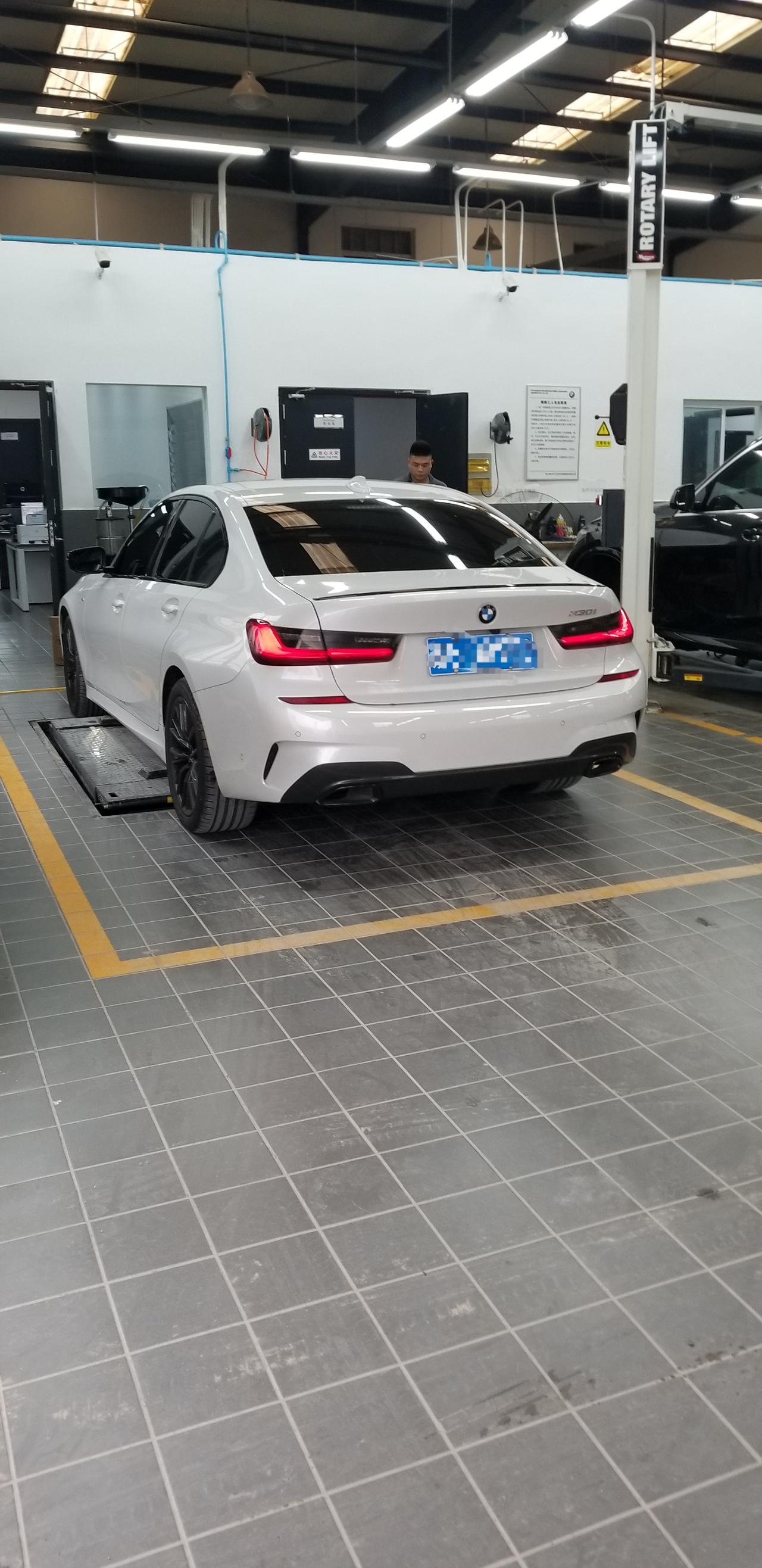 宝马3系 兄弟姐妹们，你们的首保都花了多少大洋