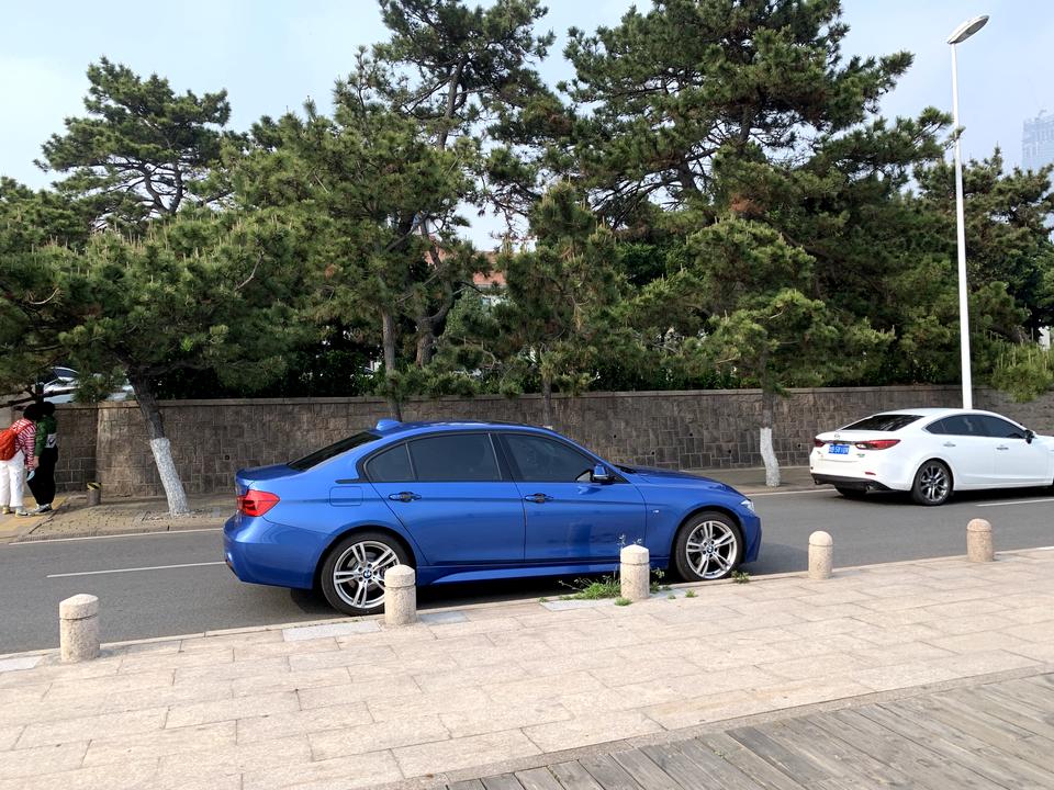 宝马3系 想问下圈友，2019款-320LiM运动套装，行驶10000公里。开30-40迈之间时，车内感觉有闷闷的敲鼓声