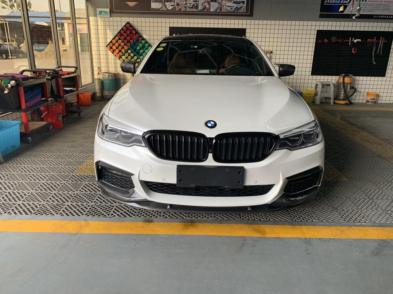 宝马5系 有没有530li g38  白色 2019款豪华 前后唇 我的是运动款改了前后碳纤维，现在想换换风格