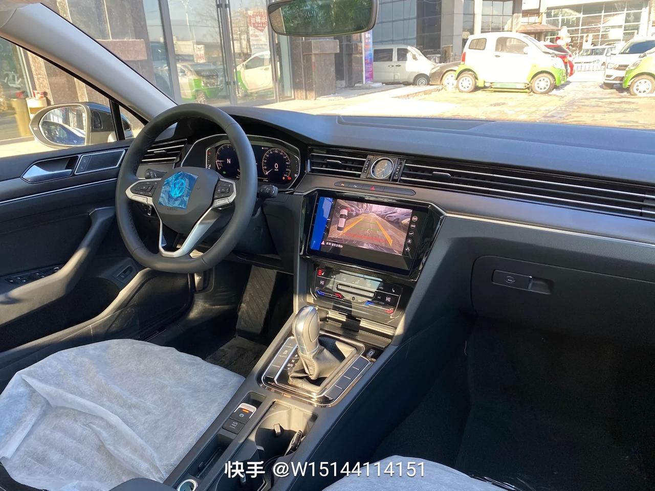 铁子们，迈腾380豪华版 有360环景影像嘛？