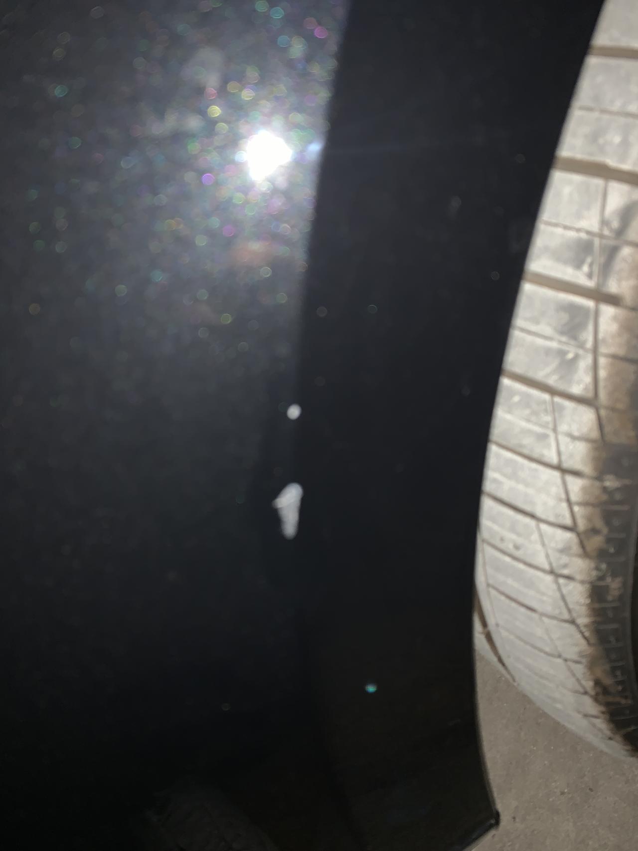 大众迈腾 这个剐蹭怎么处理 不处理没事吧
