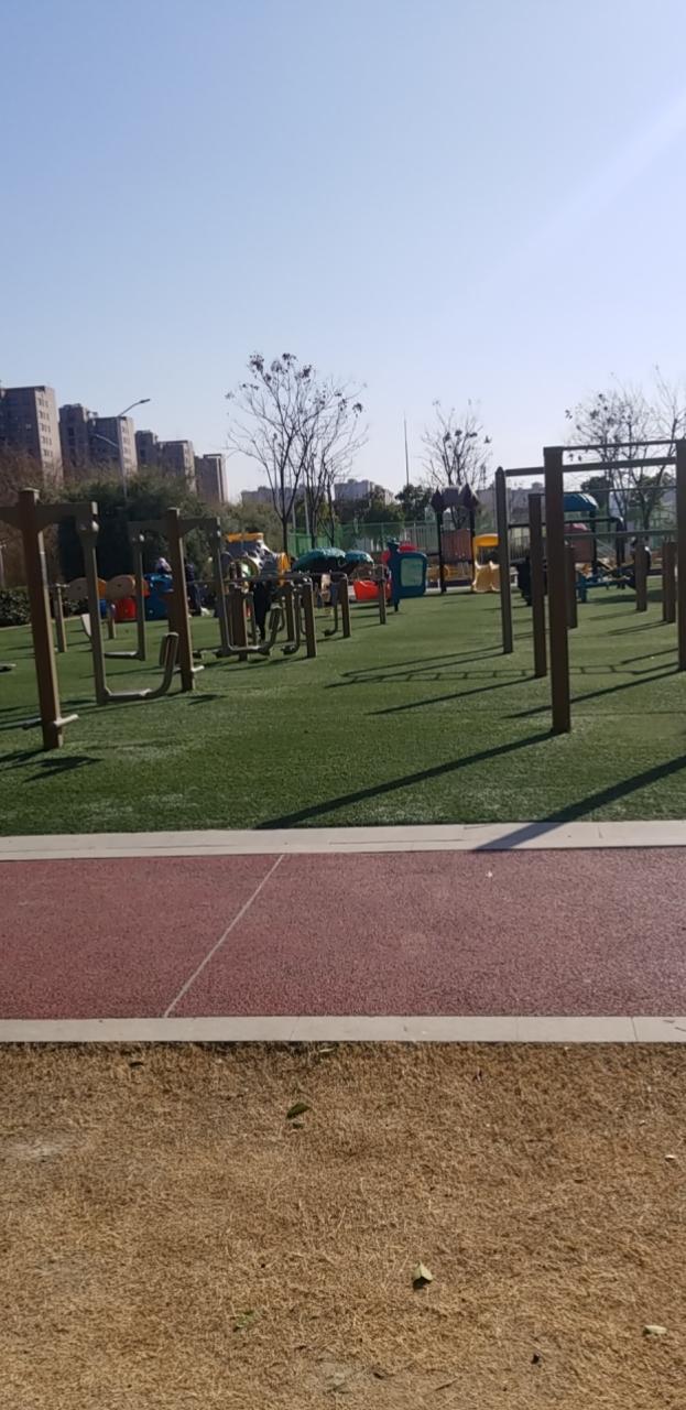 本人在苏州，请问近期有苏州的迈腾车友吗？380豪华要等多久？哪家4s店更靠谱？？？价格大概多少上路？？？