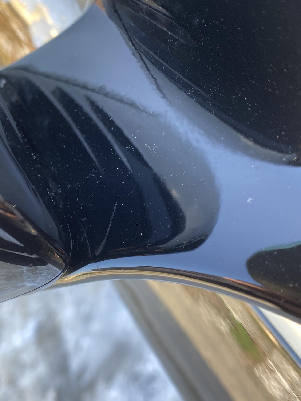 奔驰E级 冰雪天气自动折叠的弊端……后视镜自动折叠被冰块划的，这种亮面塑料的划痕，能用补漆笔修补嘛