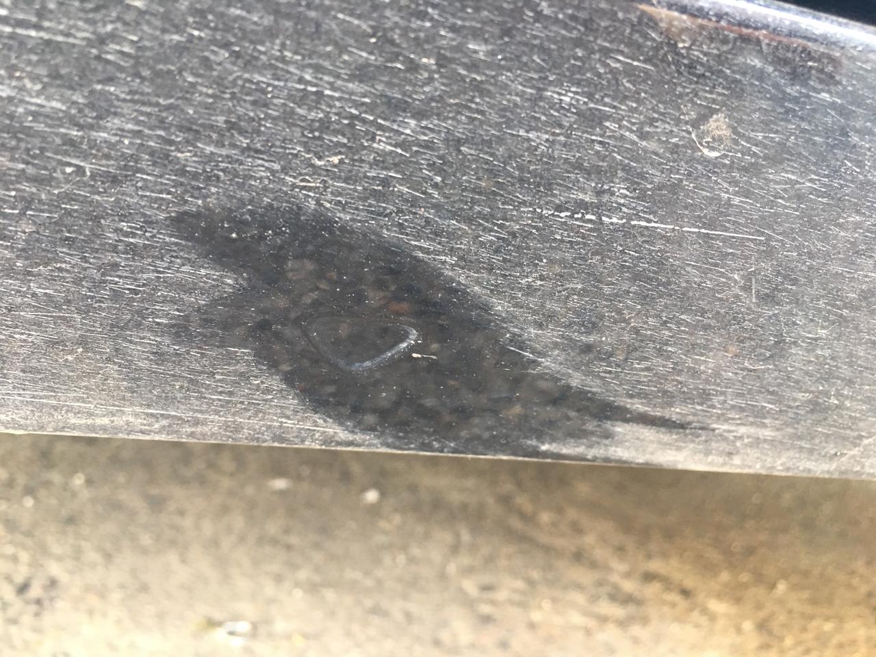 新款迈腾的下边梁有这种三角凹陷是什么