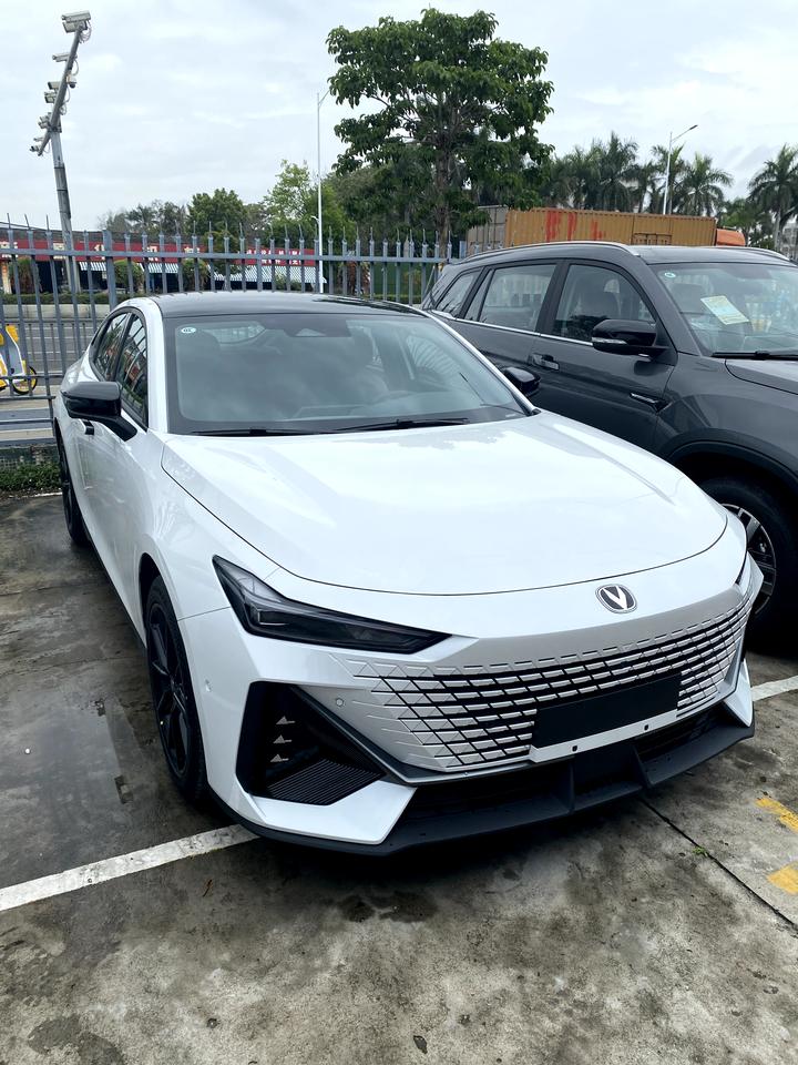 长安UNI-V UNI-V提车也太慢了吧，销售告诉我要45天有没有同样的