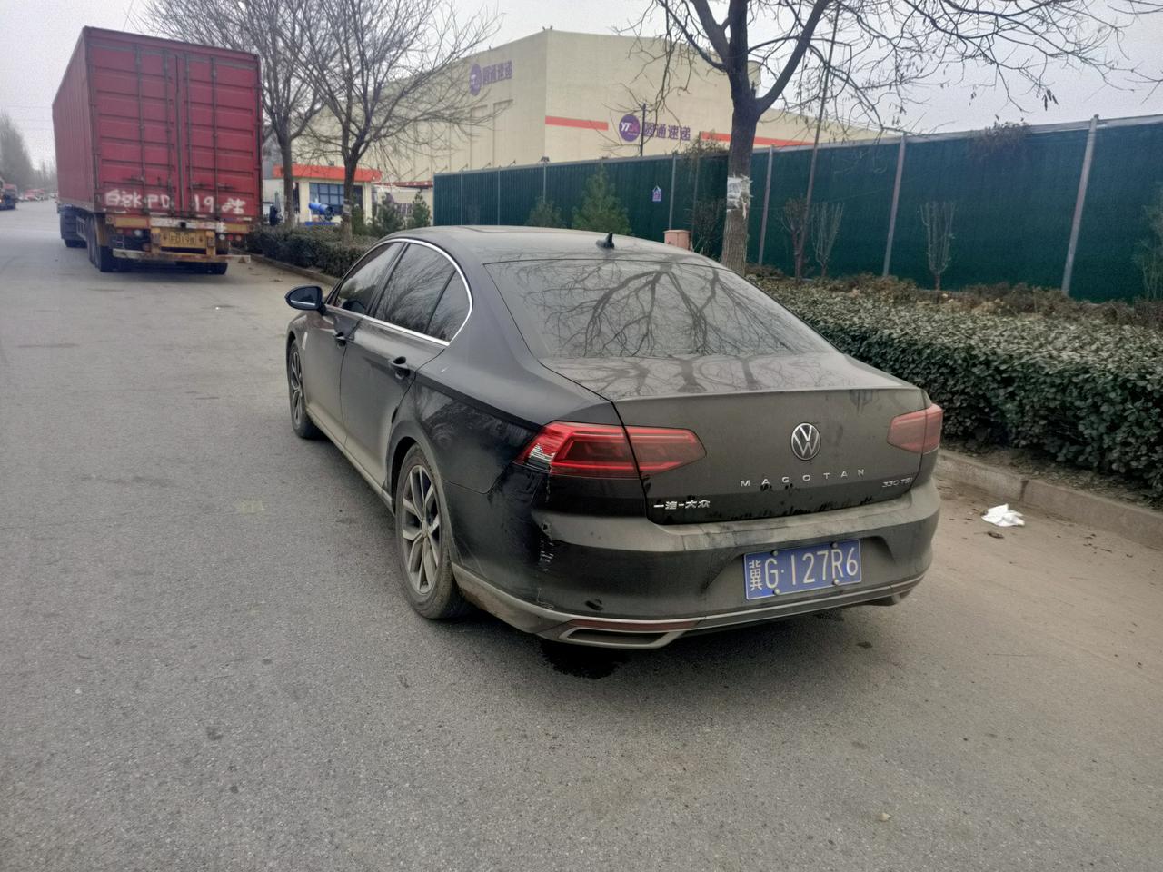 大众迈腾 换个左后尾灯，后保险杠喷漆多长时间，去4s店