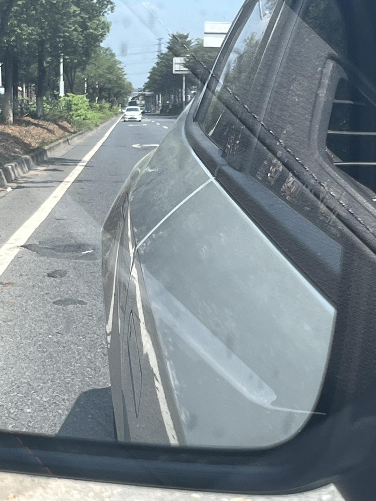 长安UNI-V 车辆的车门 缝隙一下子大，开上路一会又不见了，你们有这种情况吗？