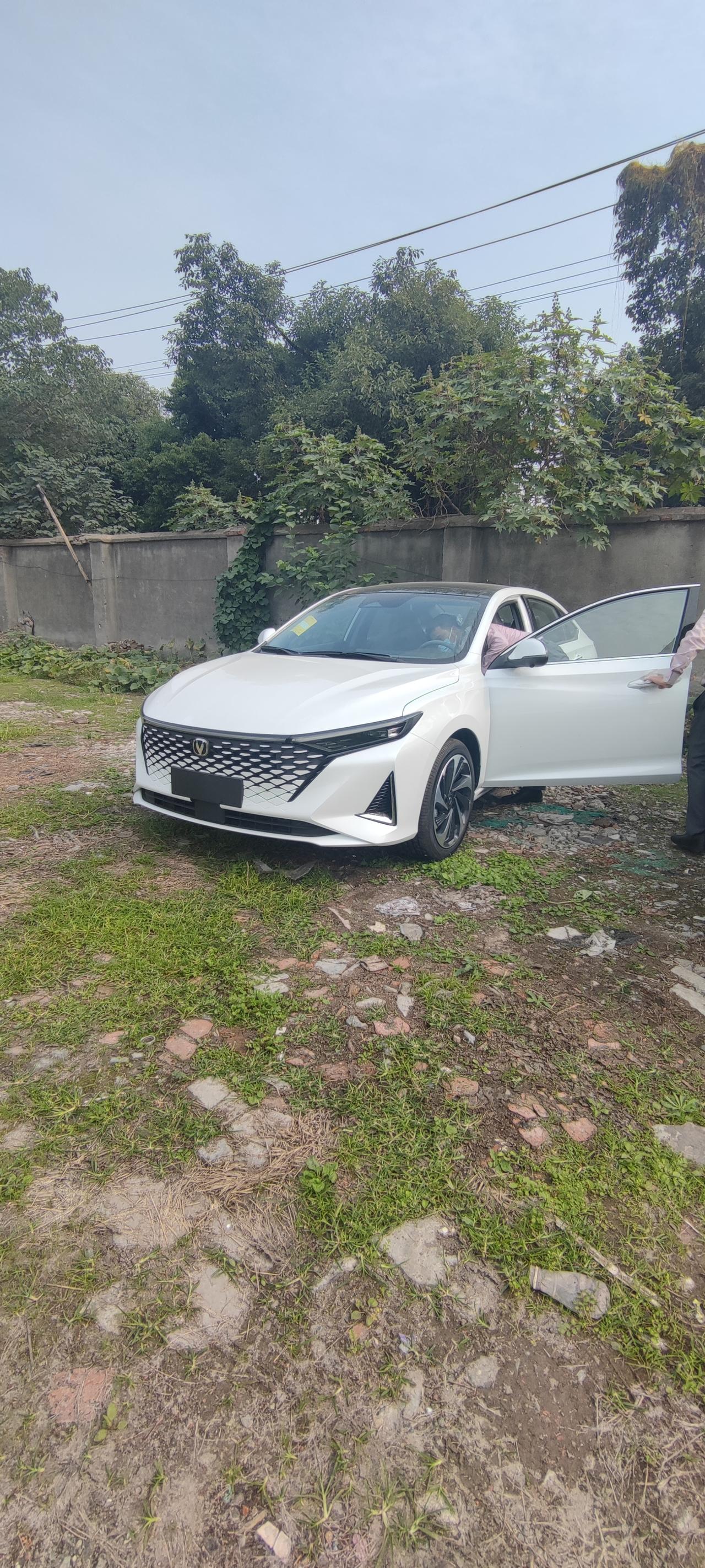 长安锐程PLUS 有车友群吗兄弟们拉我下，成都旗舰月光白，车已经去他们仓库验过了，25号提车去