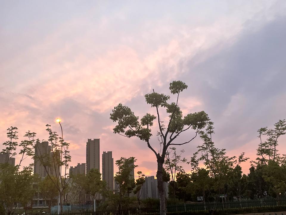 奔驰GLB 合肥glb200时尚型落地大约多少钱啊，销售都说31万左右，我还没去店里看，有点拿不准价格，有合肥的小哥哥小