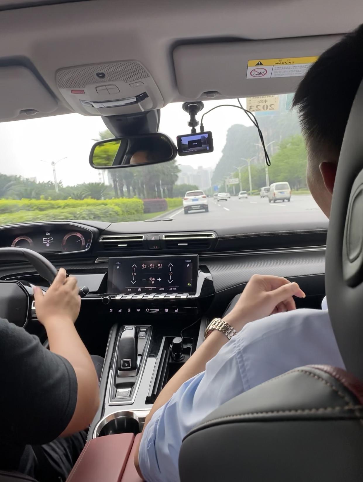 标致508L 车友们，咬咬牙上驭动还是架控就够了