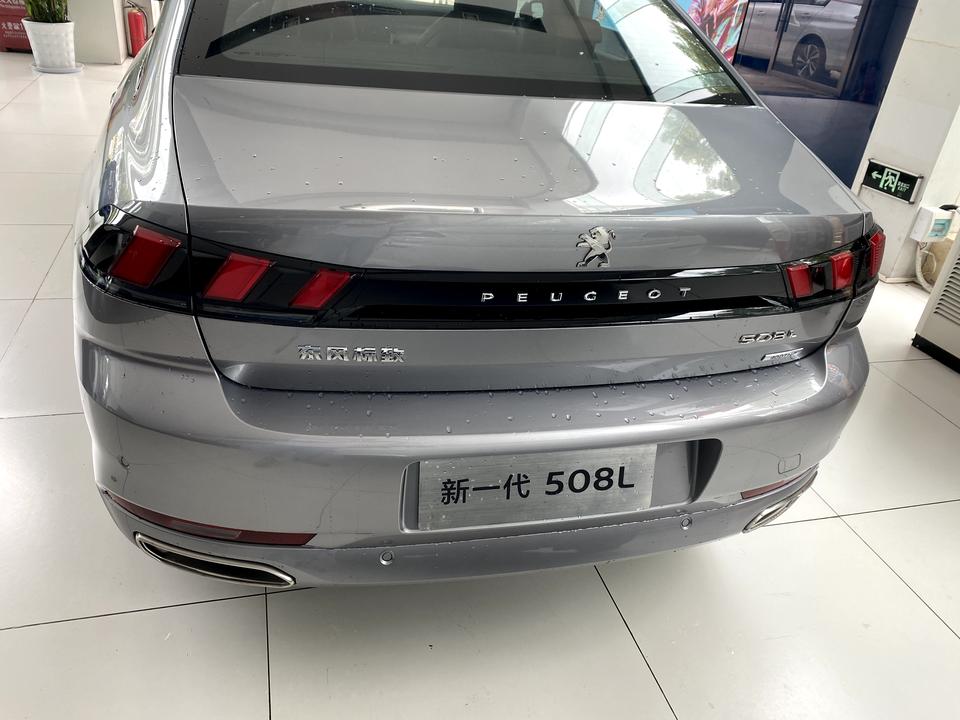 标致508L 有车友贴了欧版尾灯的贴纸吗，大家觉得有没有必要贴呢