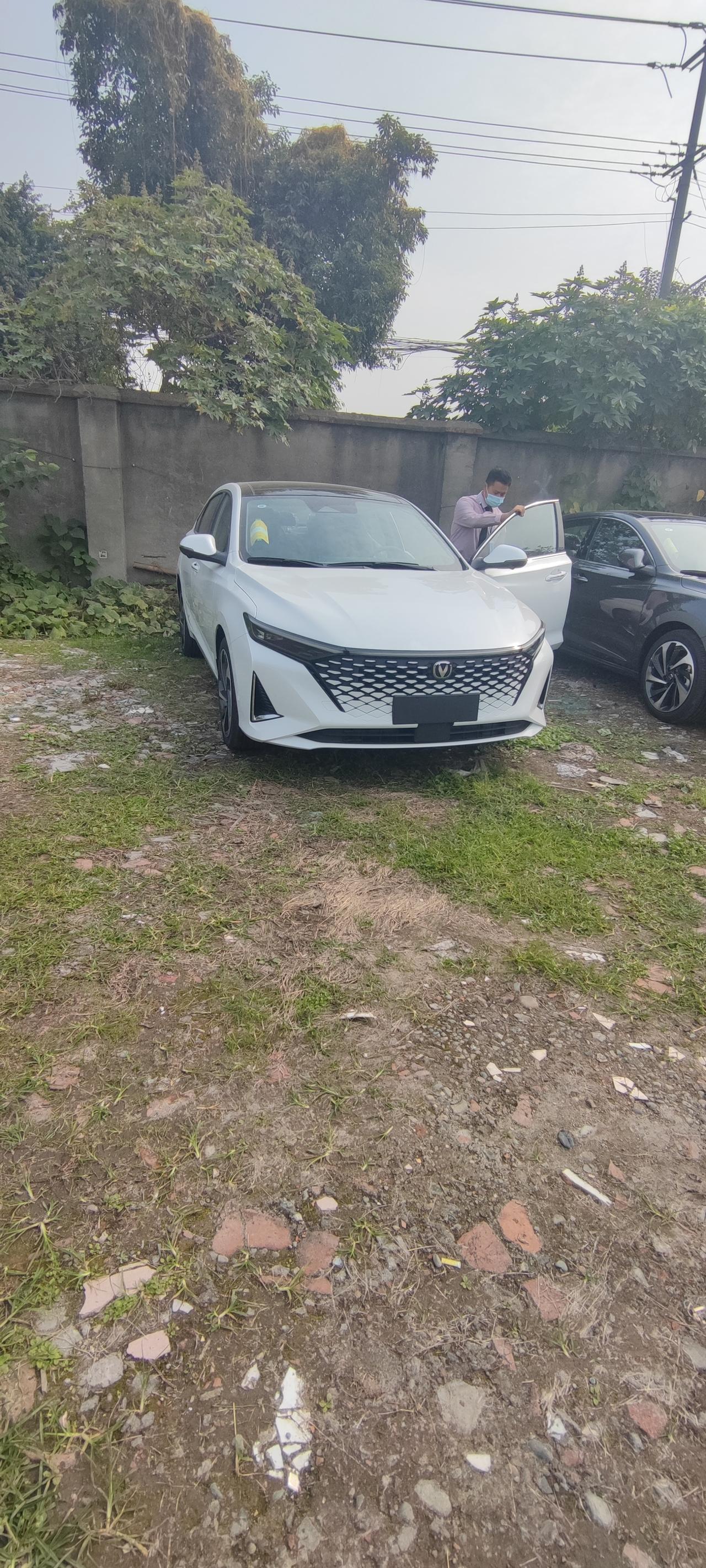 长安锐程PLUS 有车友群吗兄弟们拉我下，成都旗舰月光白，车已经去他们仓库验过了，25号提车去