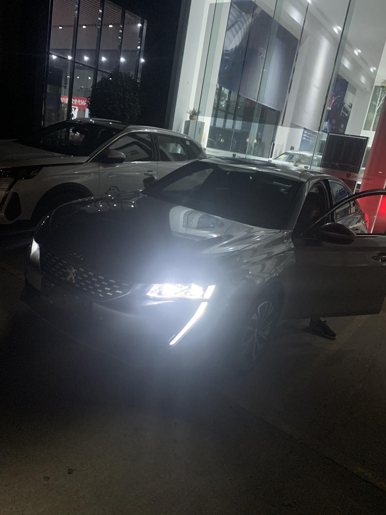 标致508L 通过懂车帝了解到标志508L这款车 外观内饰 都比较喜欢 唯独空间比较的小 昨天去4s店去试驾 体验比较满