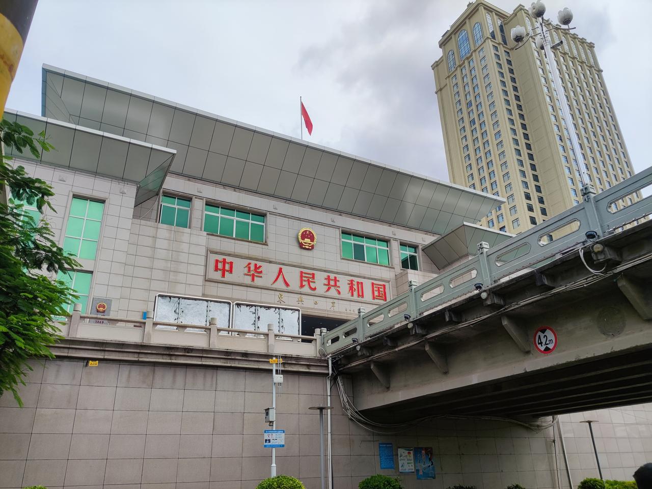 红旗H9 大哥们，车贷一般能贷到多少年呀？利率怎么样？