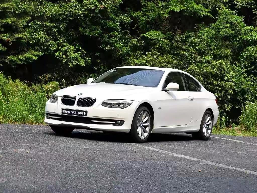 宝马3系 喜欢车，喜欢老车，准备入手11款的e92宝马335i coupe，有什么缺点，油耗大约多少？请教各位！