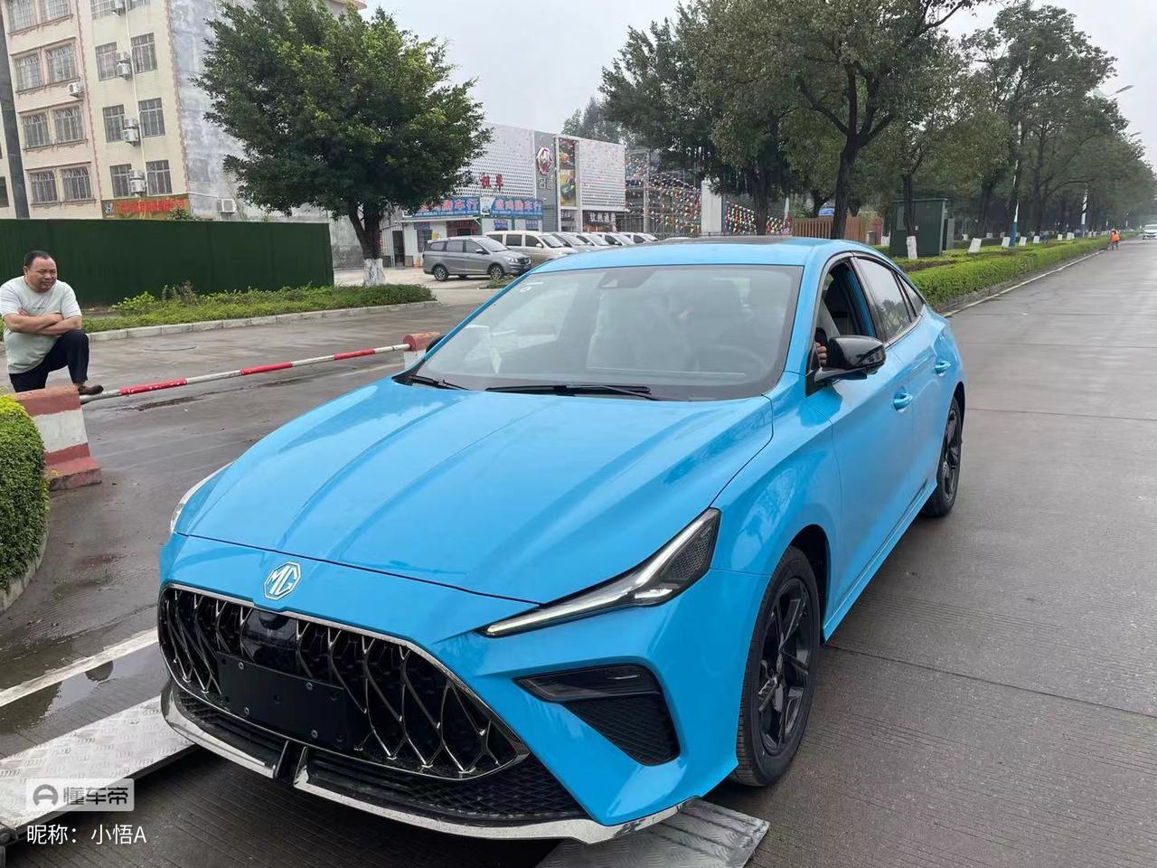 名爵MG5天蝎座 顶配，不是激情柠..首付20%两年免息的话…大家首付和月供都是多少呀