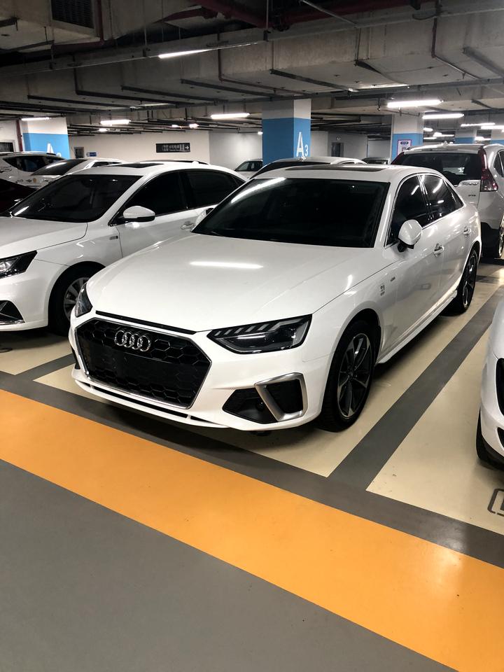 奥迪A4L 2020款A4时尚动感，等红灯时，开启自动启停，发动机提示故障，显示器提示手动什么的，着急忘记拍照了。然后就