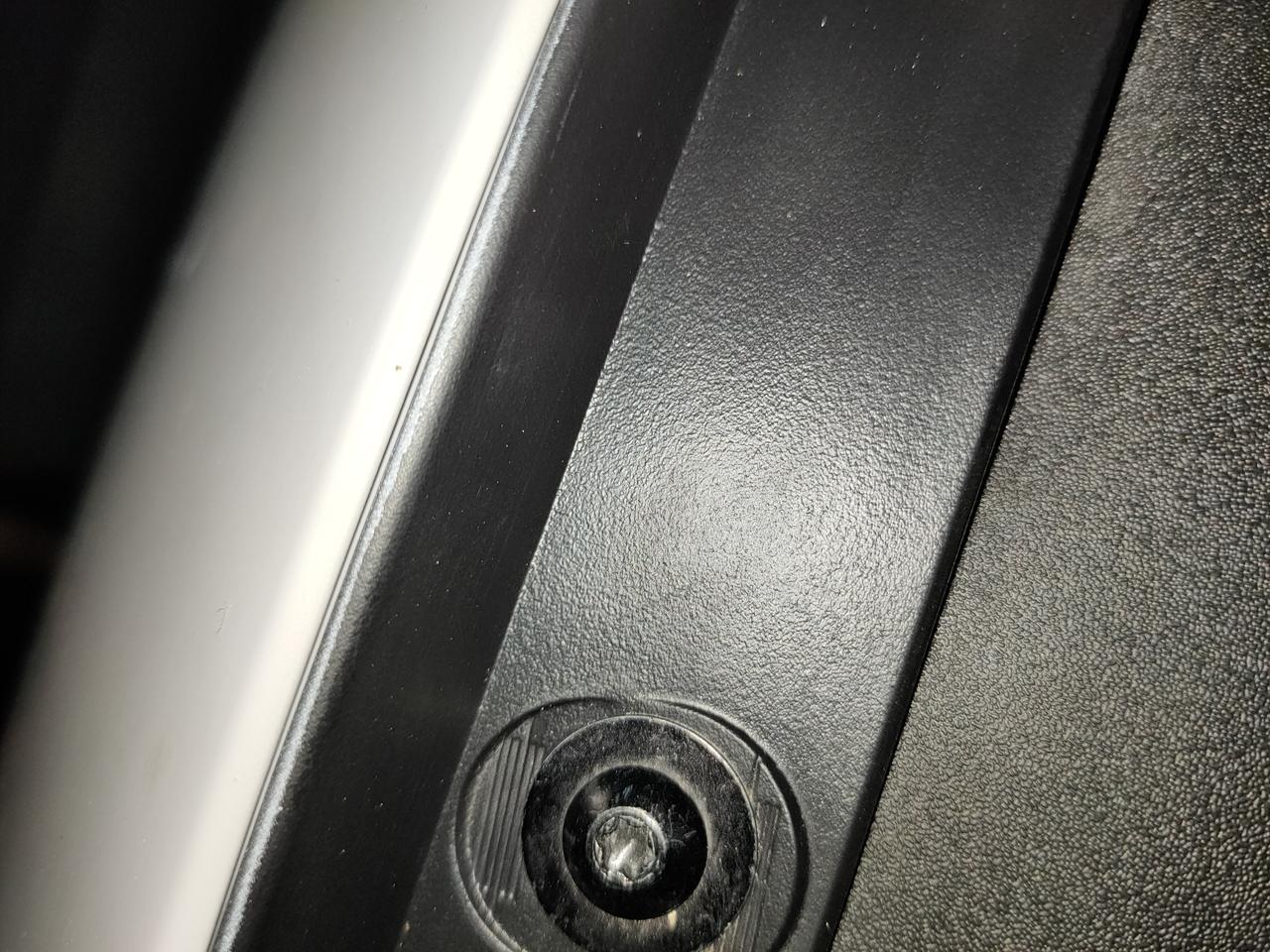 别克君威 汽车烤完漆多久可以用除漆剂去飞漆