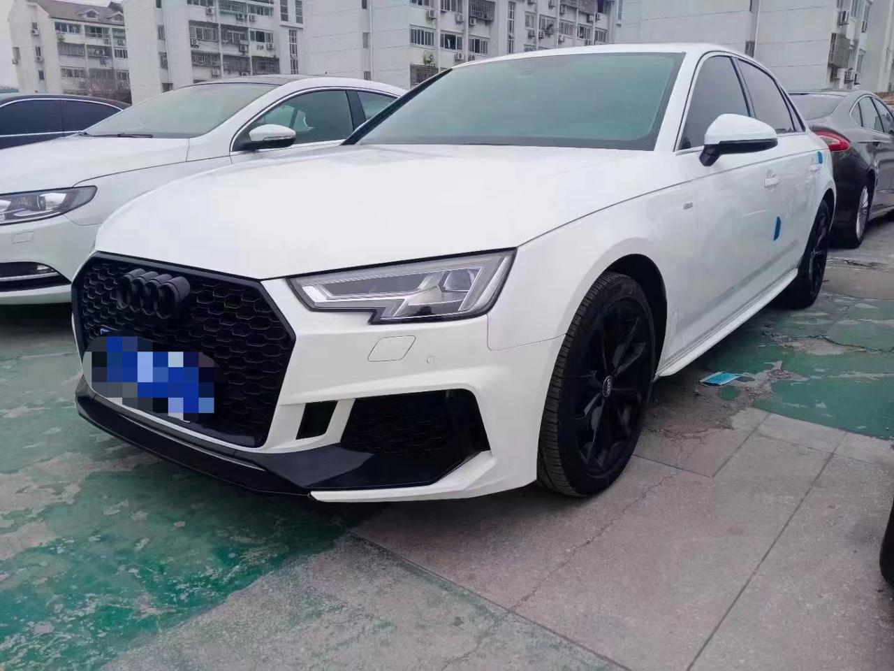 奥迪A4L 18款奥迪a4l高配的现在行情价多少五万多公里