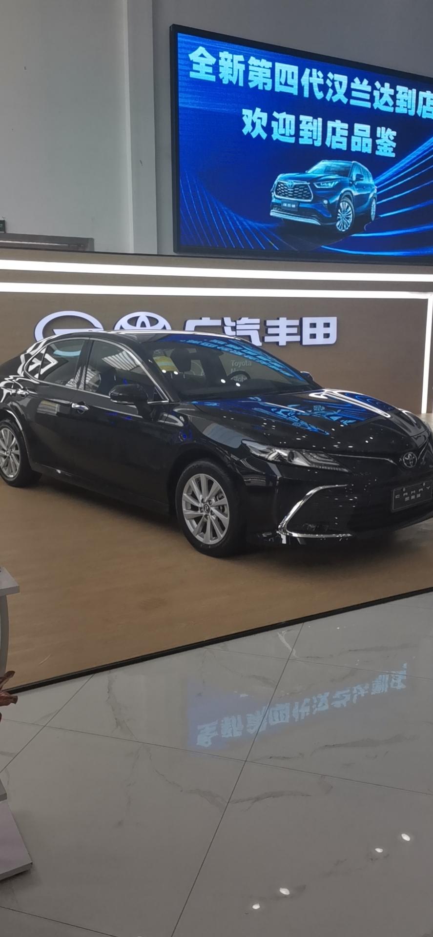 丰田凯美瑞 后背箱打不开，帅哥门怎么回事，钥匙按键能打开，扣不开，也解锁了