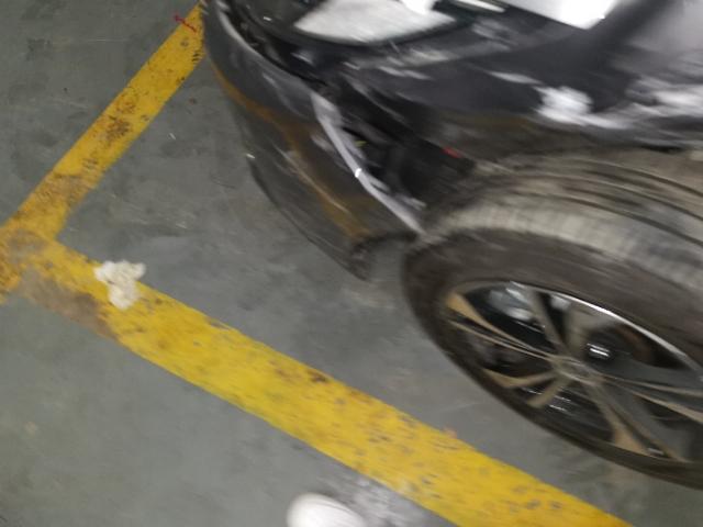 日产轩逸 我昨天撞的车，新车大灯坏了，给4s店底下一个授权修理店修的，怎么判断给我换的是不是原厂的？我前机盖，保险杠，叶