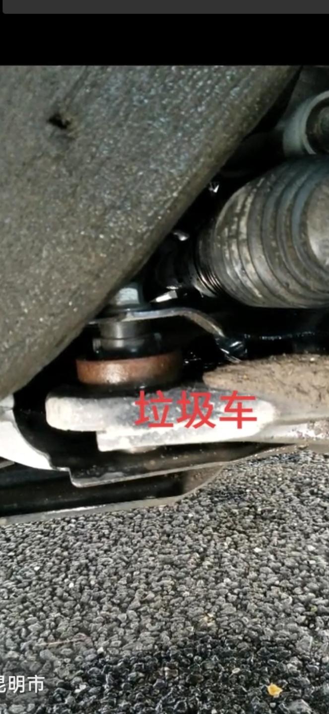 日产轩逸 前轮后边一点生锈了 你们有这种情况吗，新车呀，就生锈