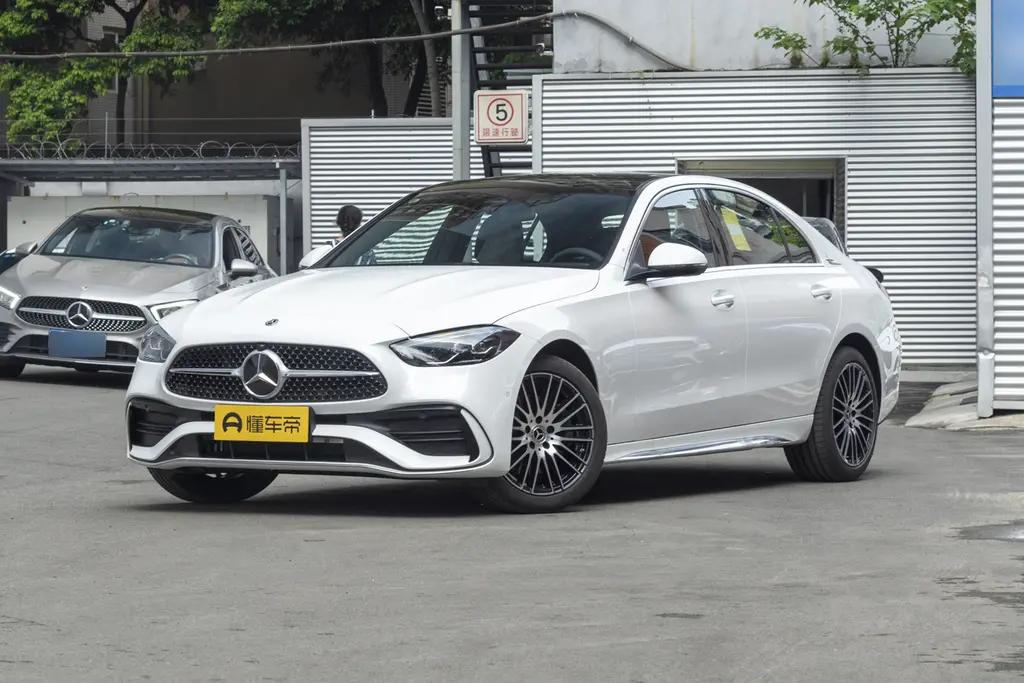 奔驰C级 想知道22款的奔驰C260L运动版，大家都选了啥颜色，还有这三个颜色你们觉得哪个最好看呢？