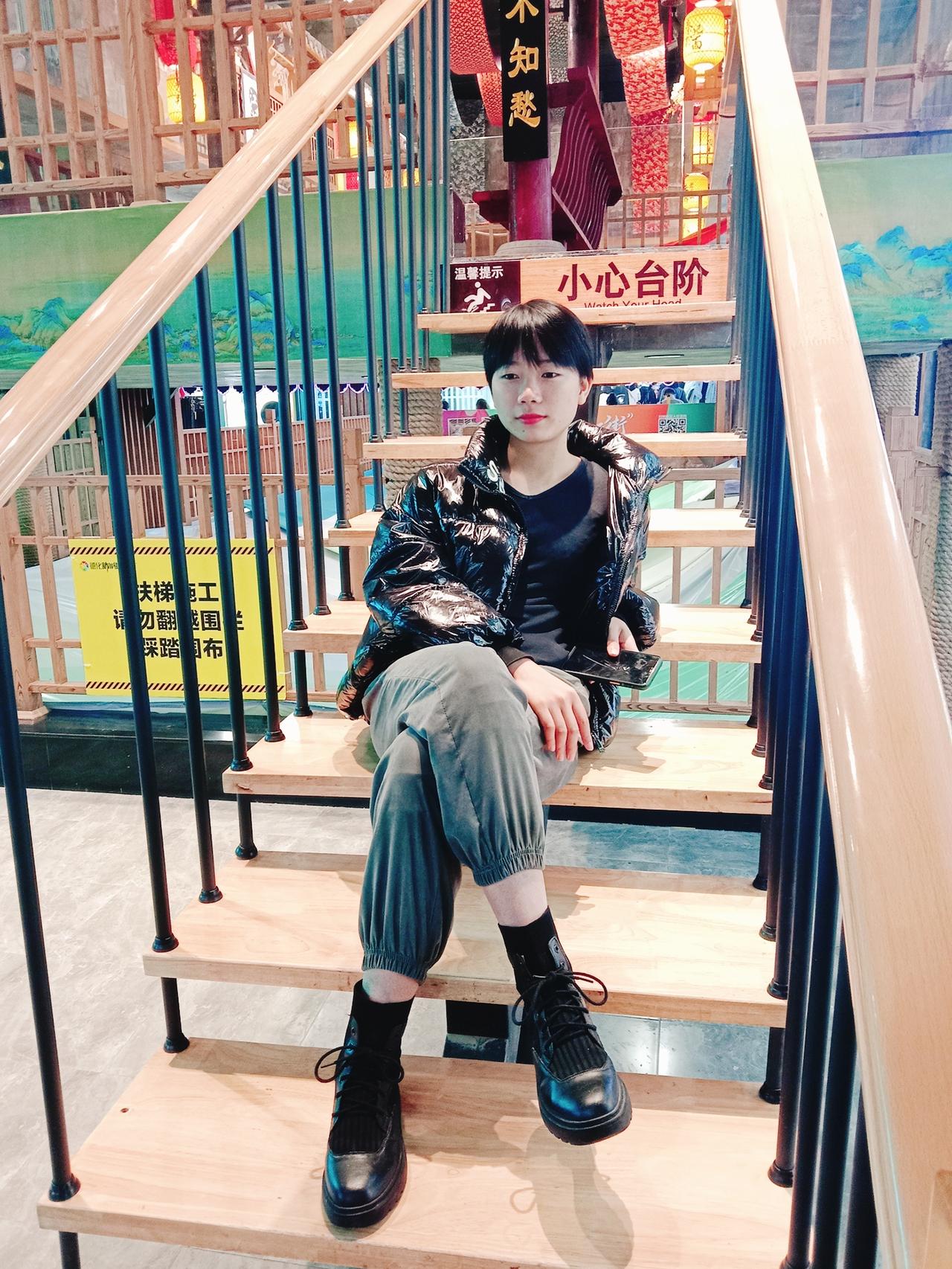 你们那里老款汉DM还买的到吗？优惠多少啊？我在济南，这些店都说没有现车了，需要去别的地级市调，但是还有车源。看了很多DM