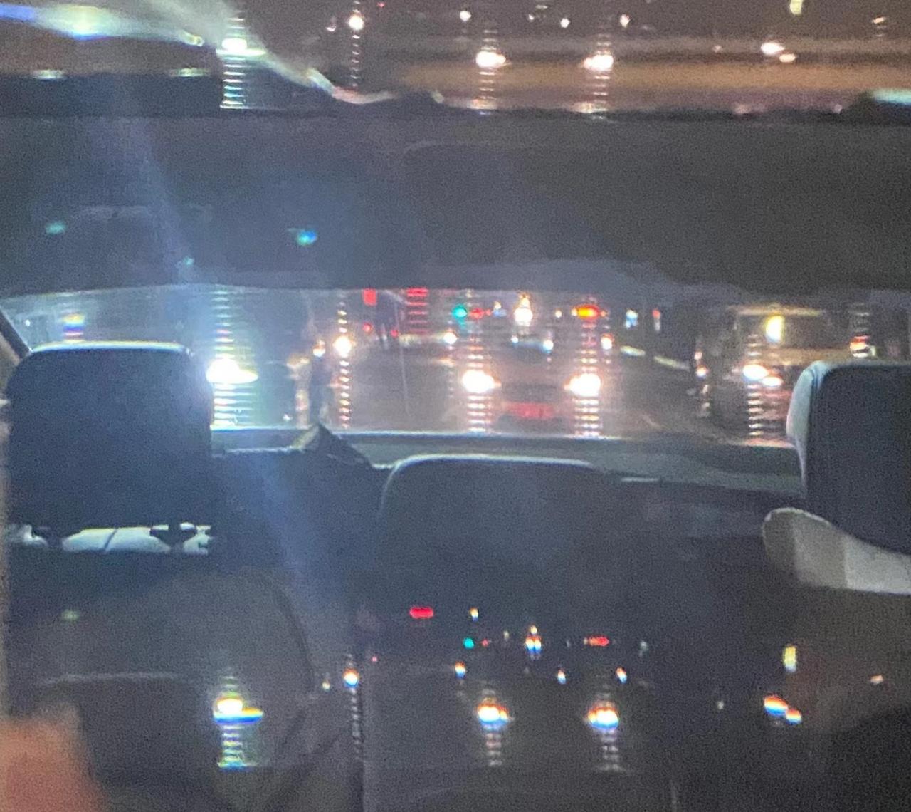 吉利星瑞 请问各位大佬，贴太阳膜后，后视镜看后车，好像很模糊不正常啊，贴膜都是这样的吗？
