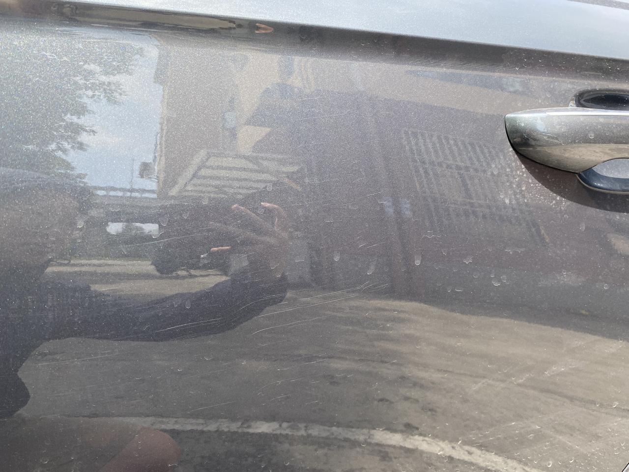 吉利星瑞 23款前面这个套件磕了要处理吗，好像是铁的，不处理会不会生锈啊，另外这个划痕能修复吗，有没有懂哥告知一下
