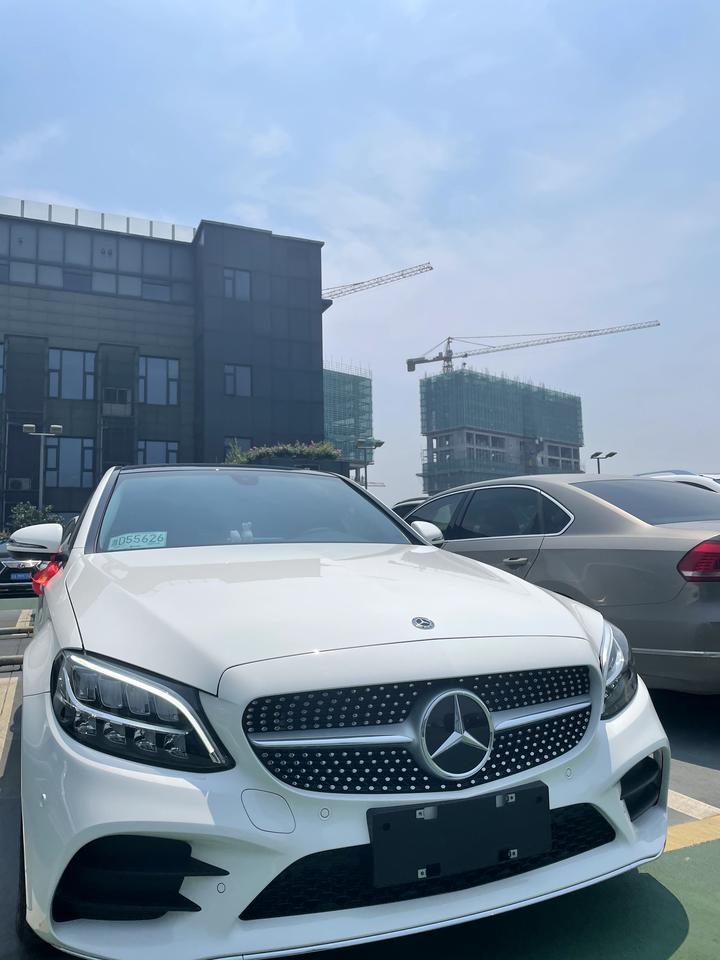 奔驰C级 奔驰21年C200运动款现在能卖多少？懂你友友们帮忙说一下，感谢