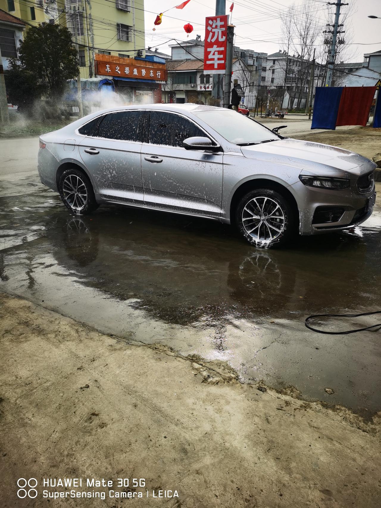万能的车友，星瑞后备箱放备胎的地方，能放下一个全尺寸轮胎吗！如果可以，打算买一个全尺寸的轮胎放里面！